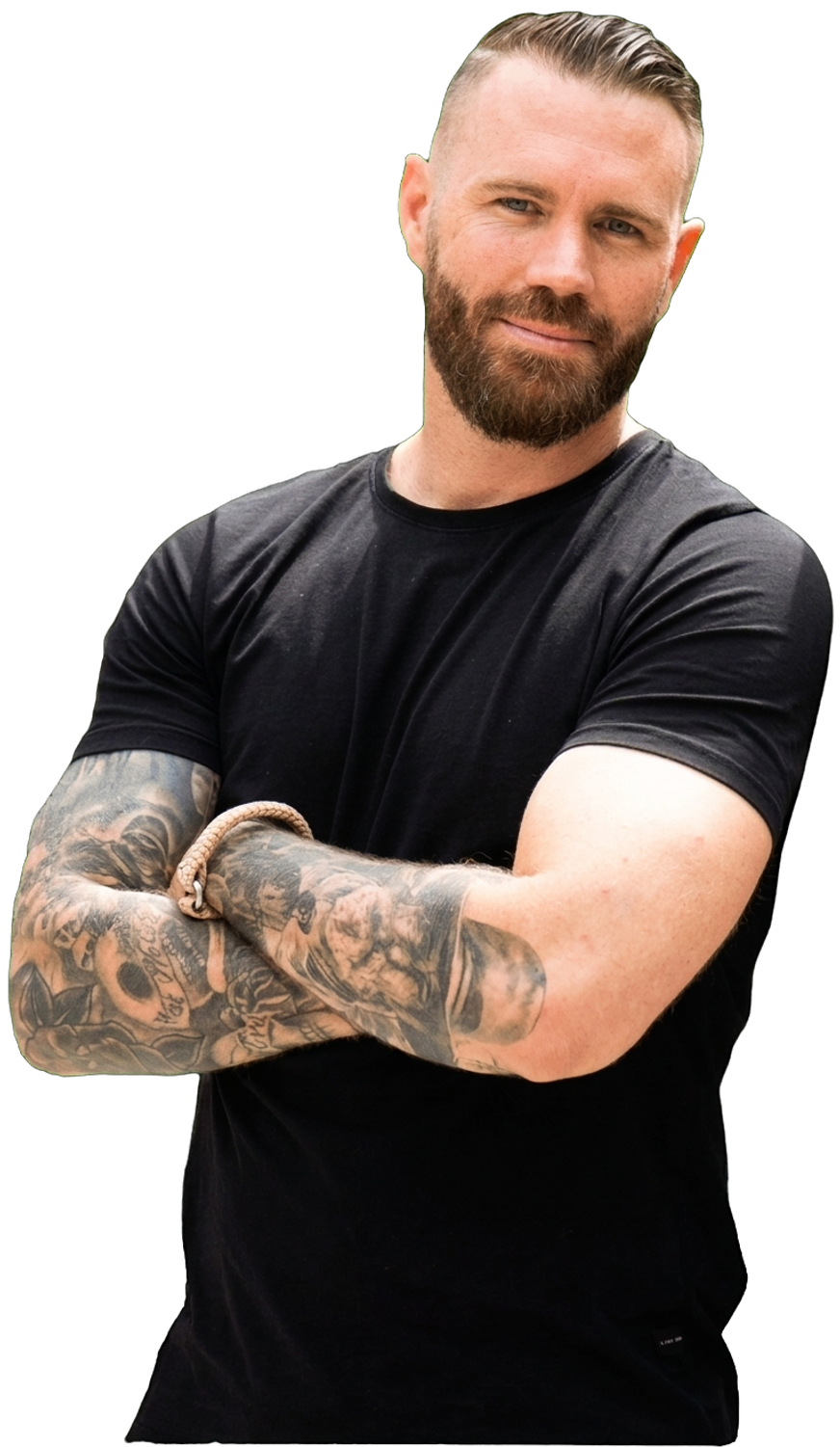 Jeroen Stolk, business mindset coach, arms crossed